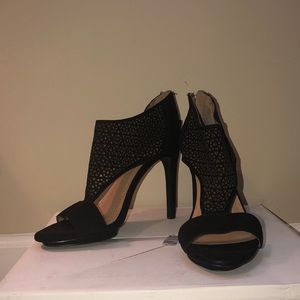 BCBG Black Dress Heels sz 7.5